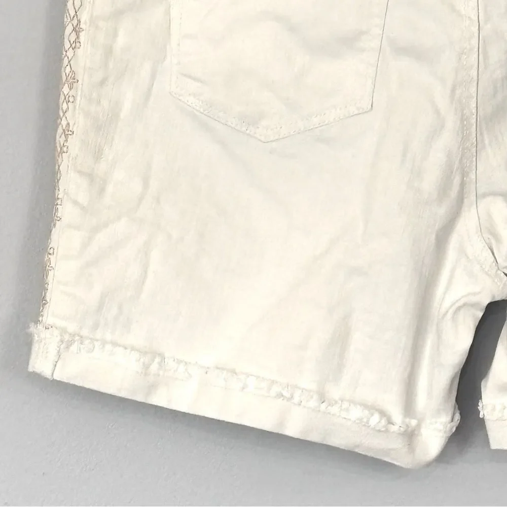 Bandolino | Mandie Women’s Stitch Side Embroidery White Casual Shorts Size 12